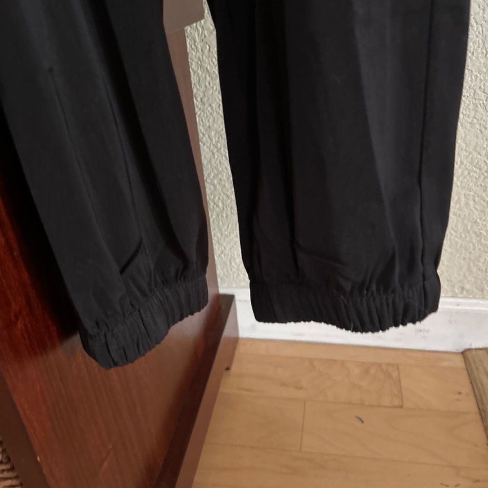 Guess jumpsuit - Picture 3 of 6